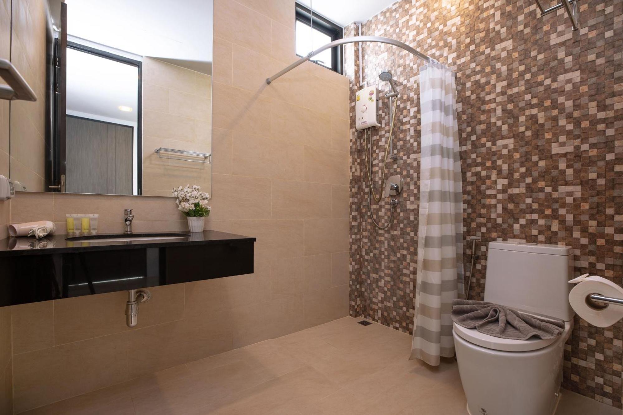 Lively At Vibrant Kata, 4br Pool B2 Near - Utk2 Pantai Kata